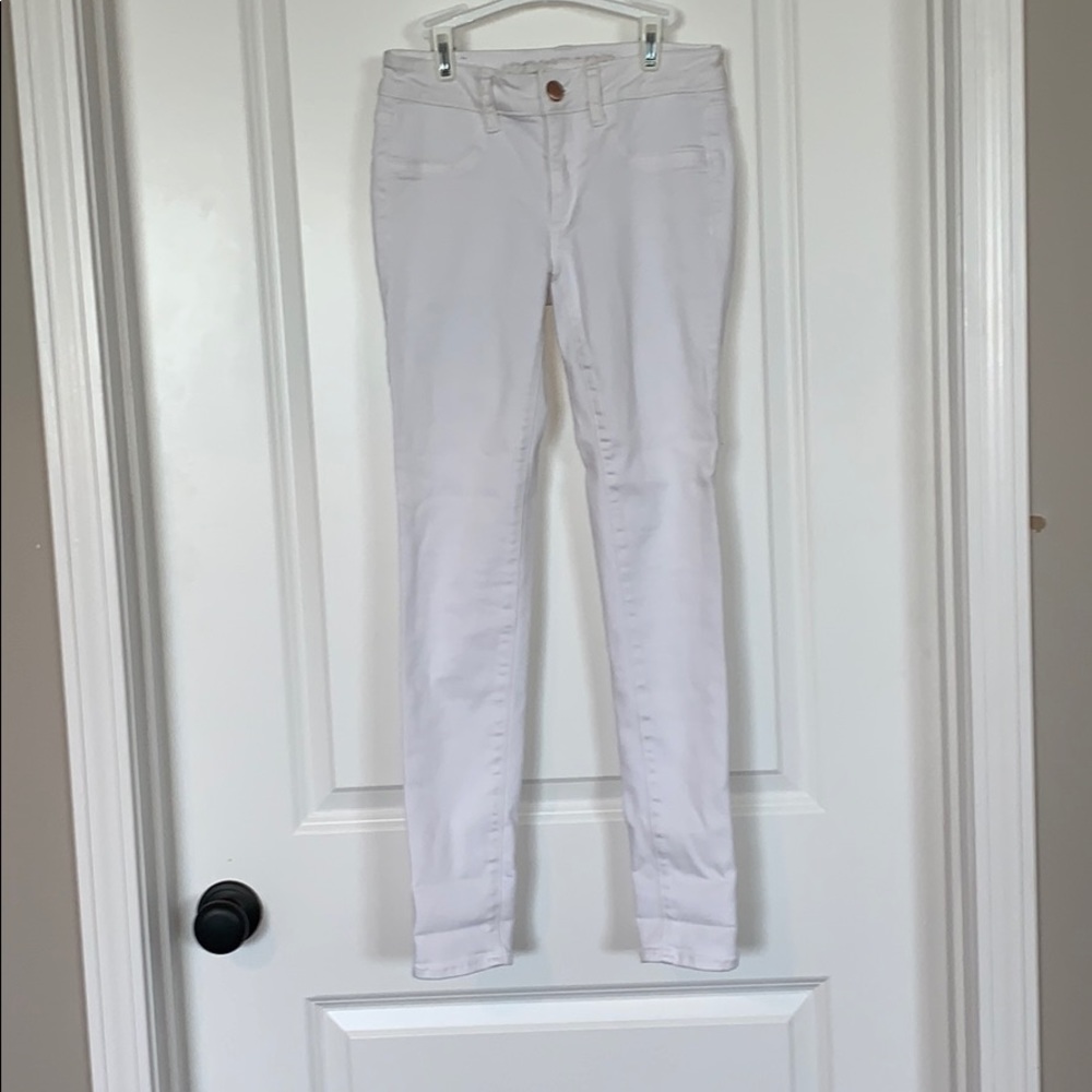 White American Eagle jeans
